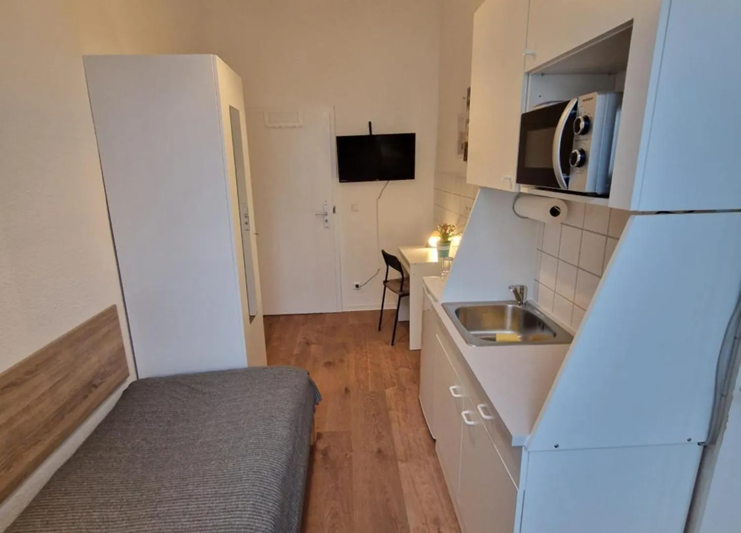 Zimmervermietung Berlin Mertens 0*,  Germany